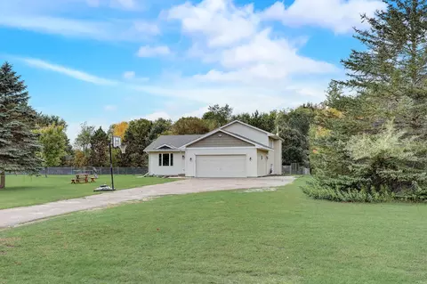 31426 104th St, Princeton, MN 55371