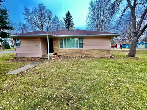 407 E 5th St, Minneota, MN 56264