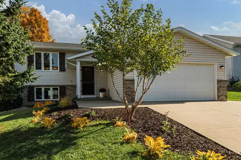 4627 Manor Park Dr NW, Rochester, MN 55901