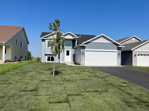 389 18th Street Ct NW, Sauk Rapids, MN 56379