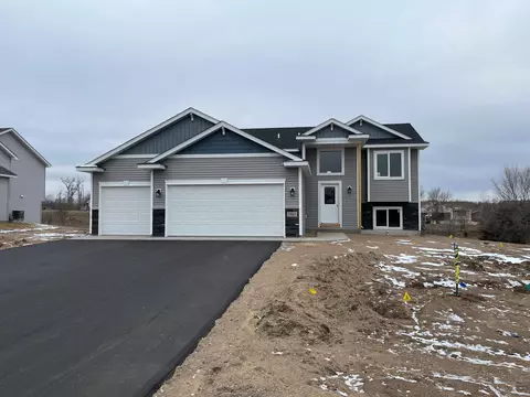 2462 Gold Ln, Saint Augusta, MN 56301