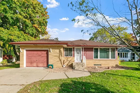 1720 Alta Vista Dr, Roseville, MN 55113