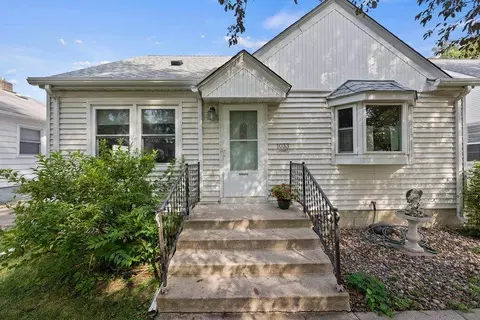 1033 Scheffer Ave, Saint Paul, MN 55102