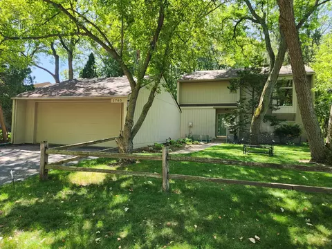 1765 Black Oaks Ln N, Plymouth, MN 55447