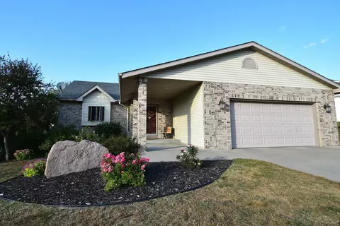 325 10th St NW, Byron, MN 55920