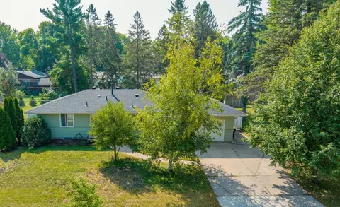 516 Woodley St E, Northfield, MN 55057