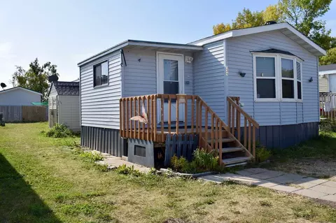 526 Greenwood St E, Thief River Falls, MN 56701
