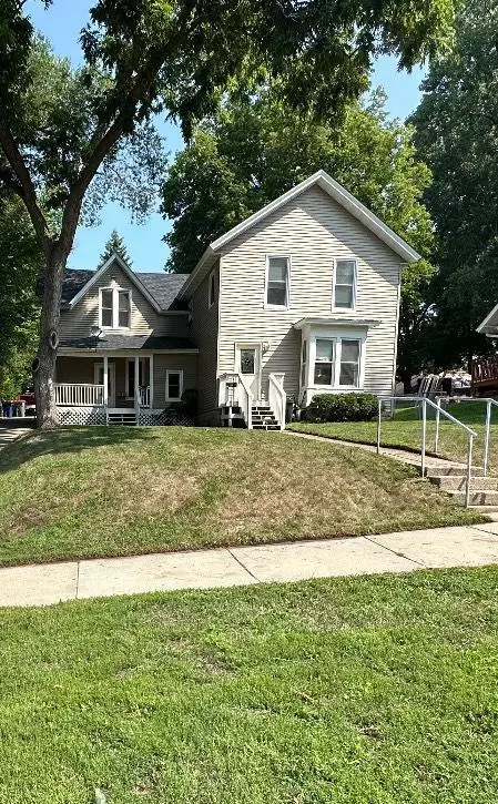416 2nd St NE, Faribault, MN 55021