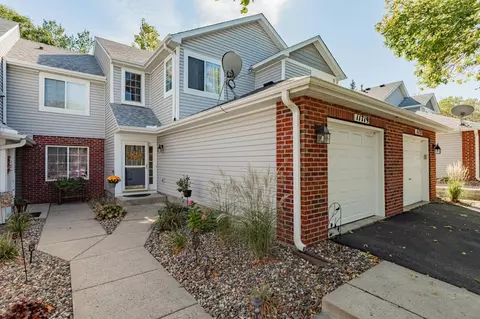 11719 Ryan Cir, Burnsville, MN 55337