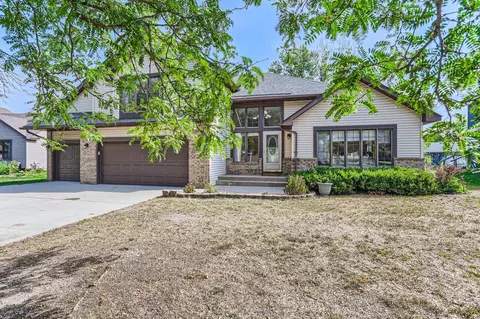 2143 Heron Ave N, Oakdale, MN 55128