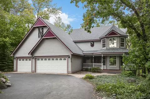 2459 Hillwood Dr E, Maplewood, MN 55119