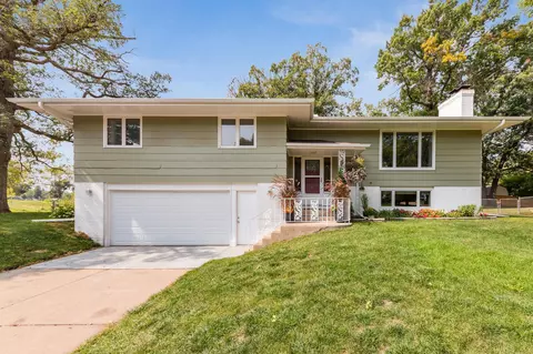 1601 W Innsbruck Pkwy NE, Columbia Heights, MN 55421