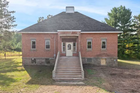 148 1 12 St, Clear Lake, WI 54005
