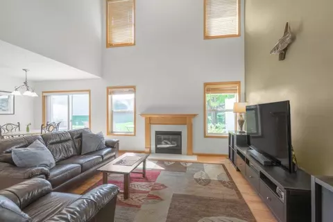 13669 Wellstead Dr, Rogers, MN 55374