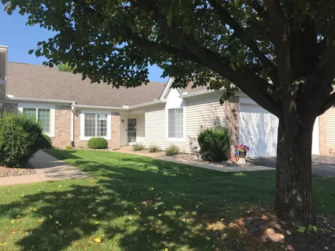 769 Markgrafs Lake Draw, Woodbury, MN 55129