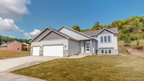 2021 Hadley Hills Dr NE, Rochester, MN 55906
