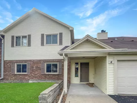 4 Fox Ridge Ct #A, West Saint Paul, MN 55118