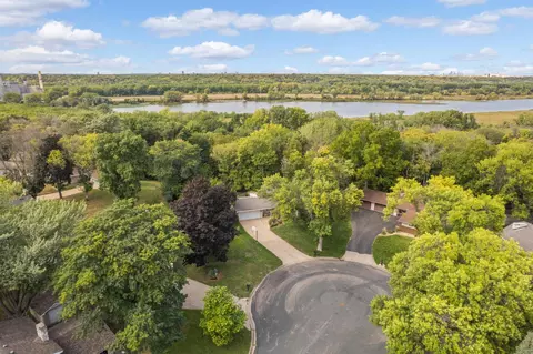 10708 27th Ave S, Burnsville, MN 55337