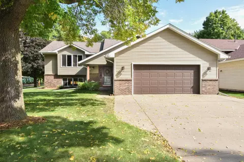9843 Taylor St NE, Blaine, MN 55434