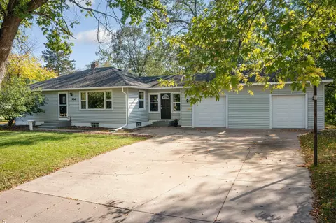 956 Jefferson St, Anoka, MN 55303