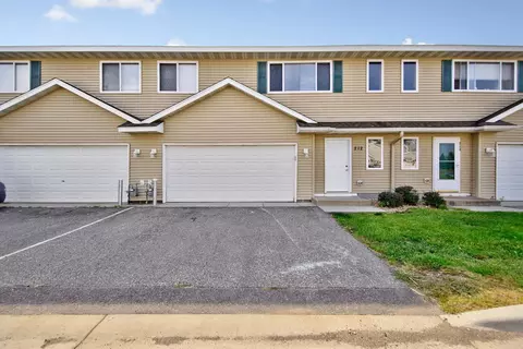 212 Tanager Path, Mankato, MN 56001
