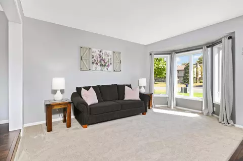 1743 Karis Way, Eagan, MN 55122 photo 4