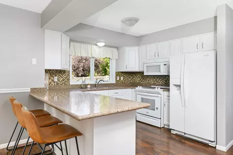 1743 Karis Way, Eagan, MN 55122 photo 10
