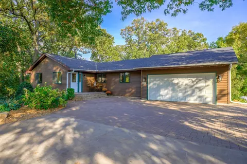 8282 Stillwater Blvd N, Lake Elmo, MN 55042