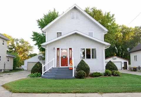 45 Date St, Easton, MN 56025