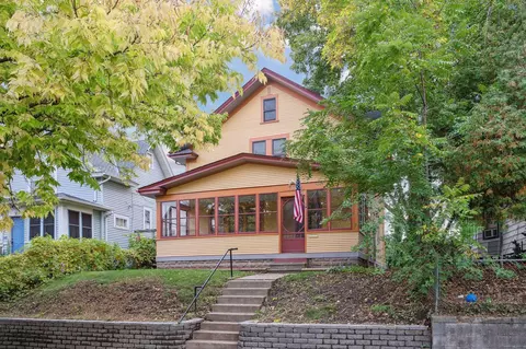 780 4th St E, Saint Paul, MN 55106
