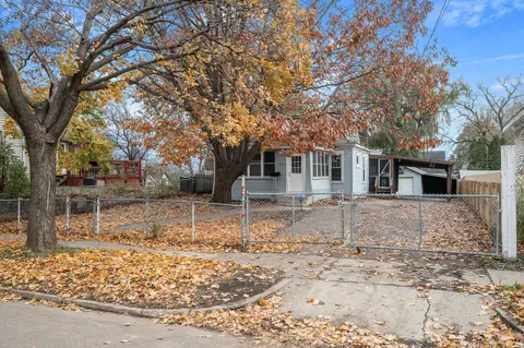 852 Jackson St, Saint Paul, MN 55117