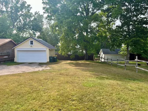 608 4th St SE, Willmar, MN 56201 photo 2