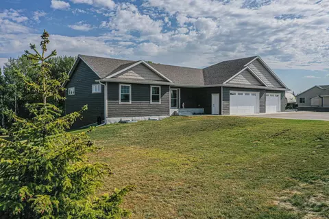 2790 Country Estates Dr NW, Alexandria, MN 56308