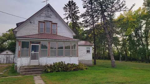 331 Laurel Ave, Hazel Run, MN 56241