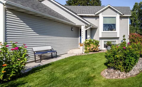 14223 Dearborn Path, Rosemount, MN 55068 photo 2