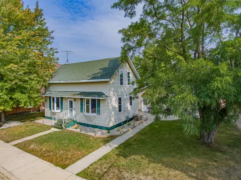 431 Maria Ave, Hamburg, MN 55339