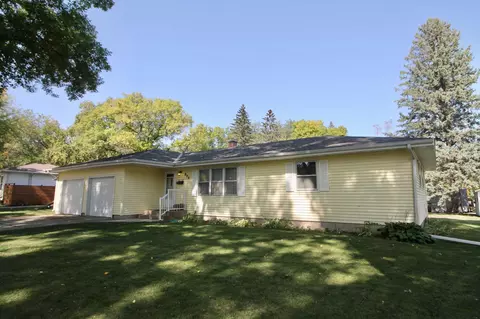 808 14th Ave SW, Willmar, MN 56201