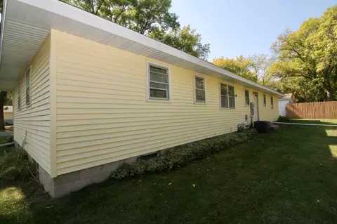 808 14th Ave SW, Willmar, MN 56201 photo 6