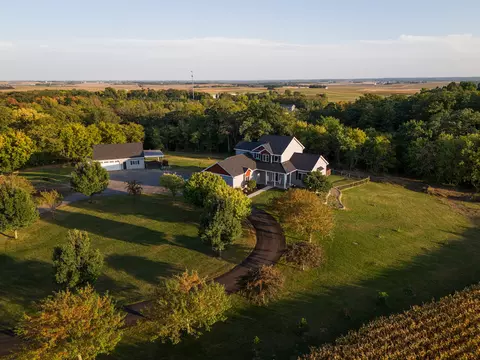 23535 Leeann Dr, Hampton, MN 55031