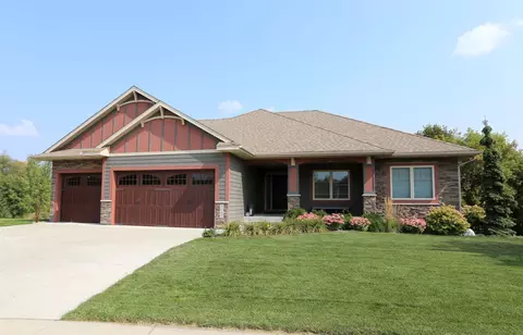 1027 Homestead Dr, Jordan, MN 55352