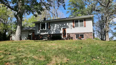 1805 Waldorf Rd, Albert Lea, MN 56007