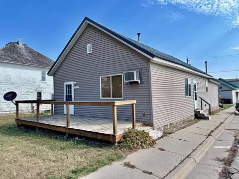 102 Maple St N, Mabel, MN 55954 photo 2