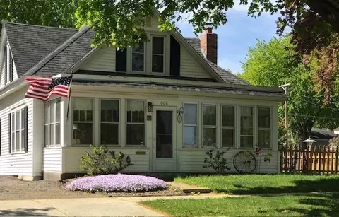 606 3rd Ave E, Shakopee, MN 55379