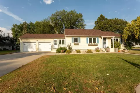 401 1st St E, Chokio, MN 56221