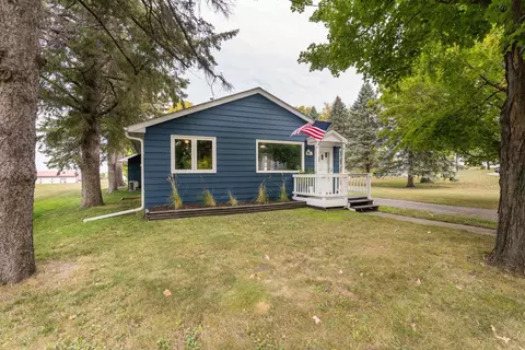 215 Oak Ave E, Underwood, MN 56586