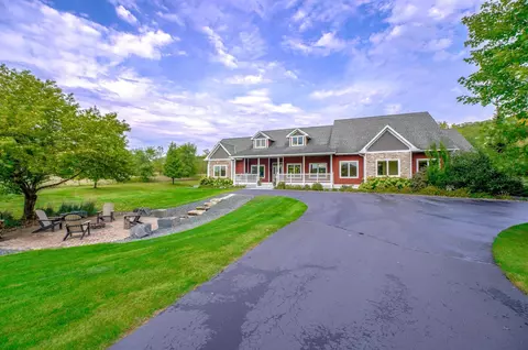350 Mitchell Rd, Hudson, WI 54016