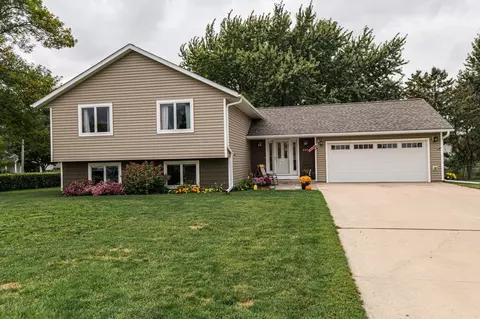 401 10th Ave NW, Byron, MN 55920