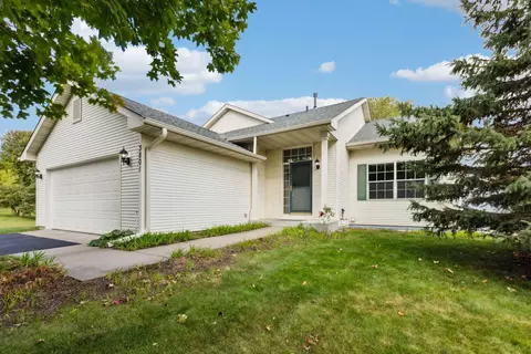 3801 Benjamin Dr, Woodbury, MN 55125