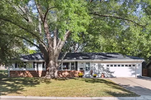 3222 Zane Ave N, Crystal, MN 55422