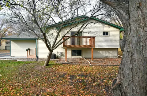 6995 Chaparral Ln, Chanhassen, MN 55317
